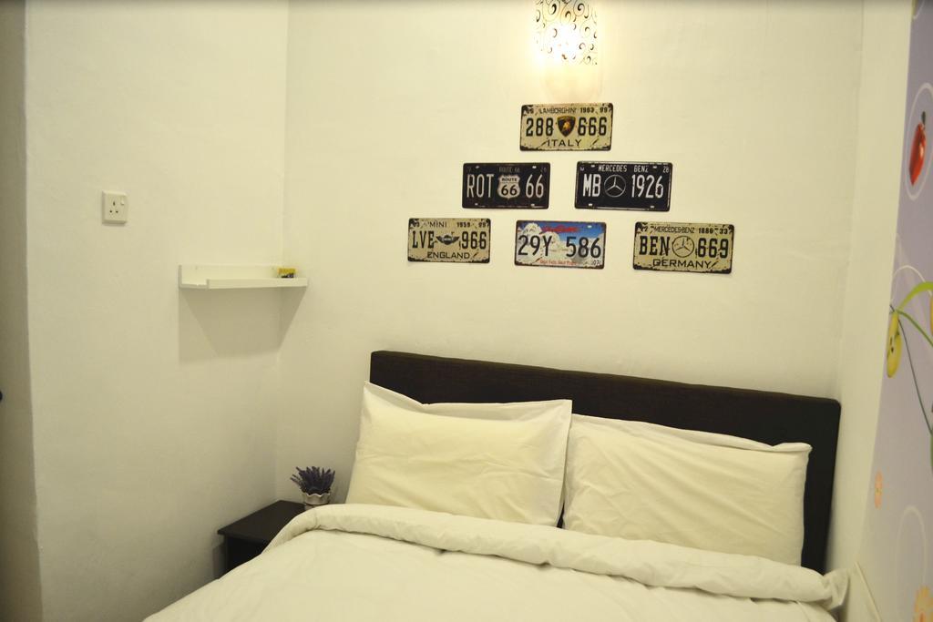 H&H 1 Guest House Malacca Room photo